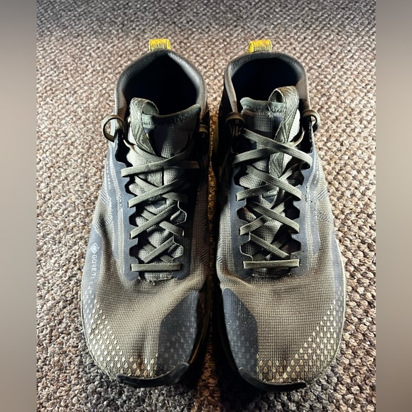 nike react pegasus trail 4 gore-tex (9.5) medium olive (worn once) - Picture 3 of 5